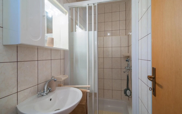 Stunning Apartment in Jesenice With 1 Bedrooms and Wifi