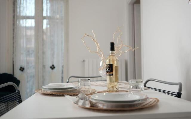NewLife 8.15 Holiday Home White