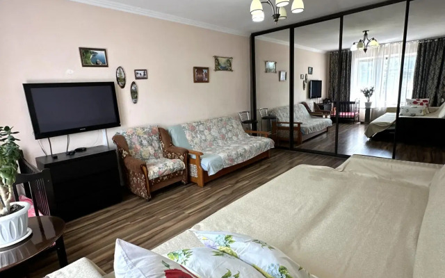 Апартаменты двухкомнатные на улице Шаумяна, 1