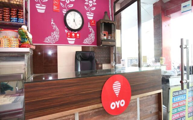 OYO 12967 Hotel Simran