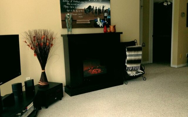 Laughing Waters Bed & Breakfast and Vacation Rental