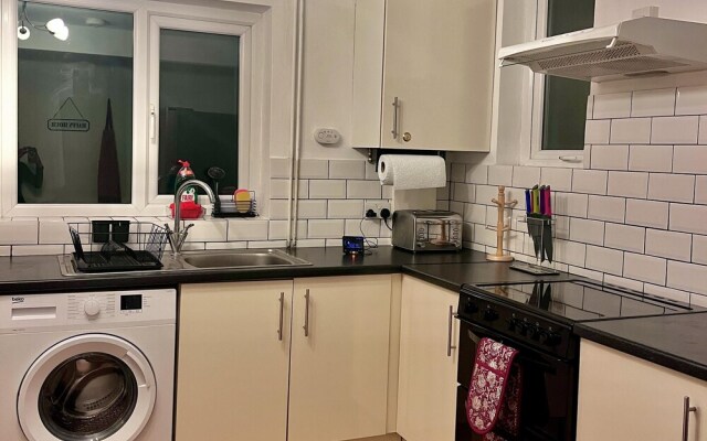 Comfy and Spacious 5-bed House in Cambridge