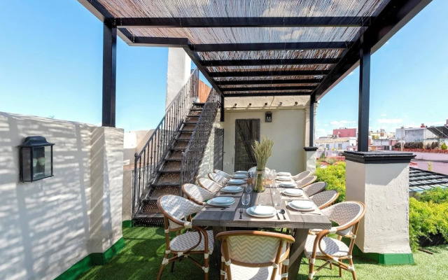 Sevillian House With Terrace. Augusto Plasencia