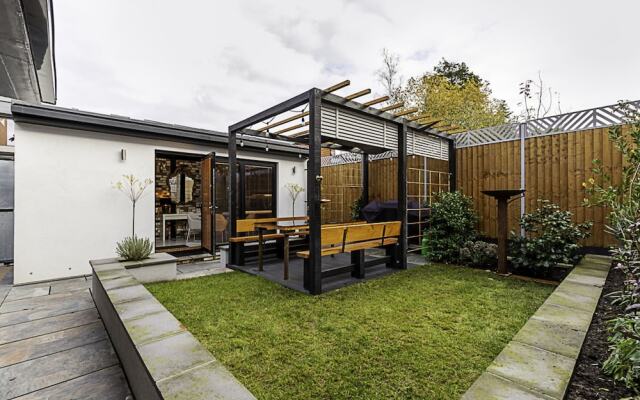 Scarlett Heart Studios in Golders Green