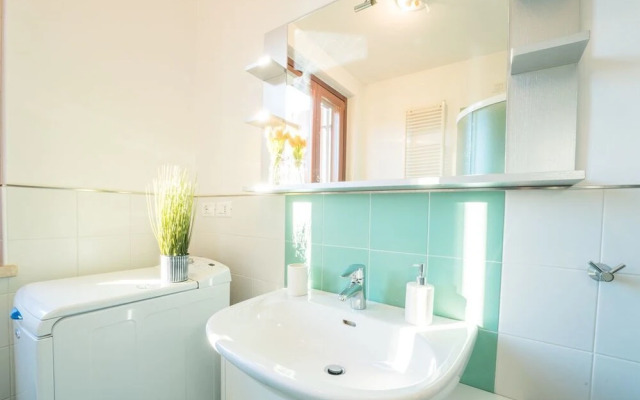 Bright Apartments Sirmione - Julia Giardino
