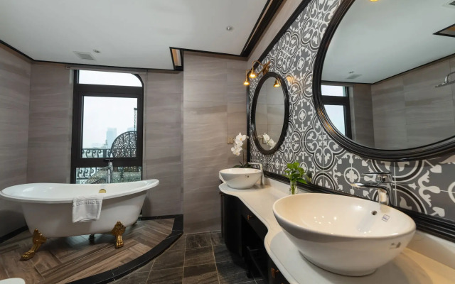 FTE Ba Dinh Hotel
