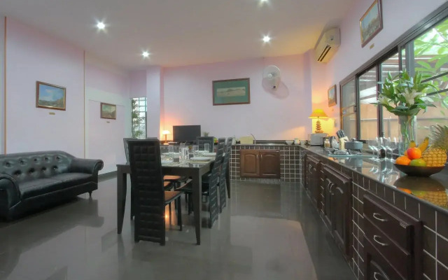 Penthouse Gallery Luxury Service Apartment