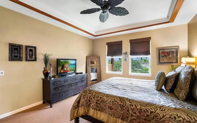 Waikoloa Beach S E33 2 Bedroom Condo by RedAwning