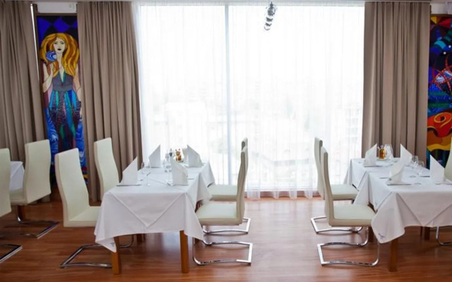 Marshal Garden Hotel