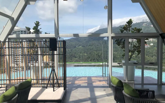 Windmill Upon Hills Genting by Widebed
