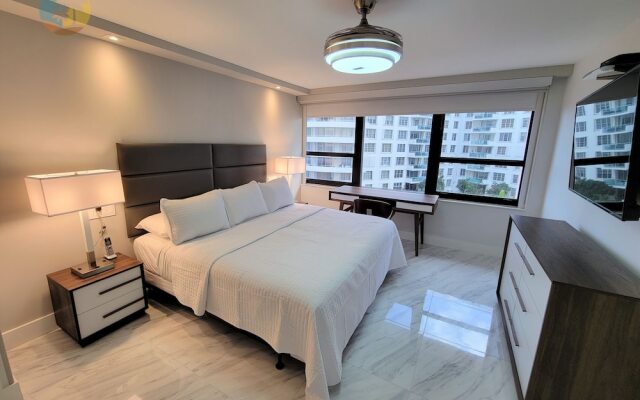 Alexander 611 3 Bedroom Apts by RedAwning