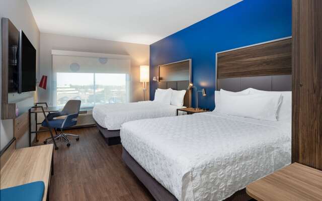 Tru by Hilton Naperville Chicago
