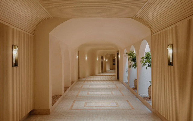 Stradom House, Autograph Collection