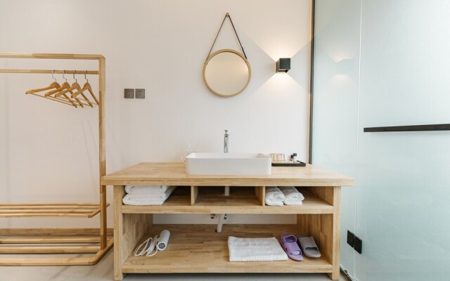 VINAWHISPER Boutique Hotel