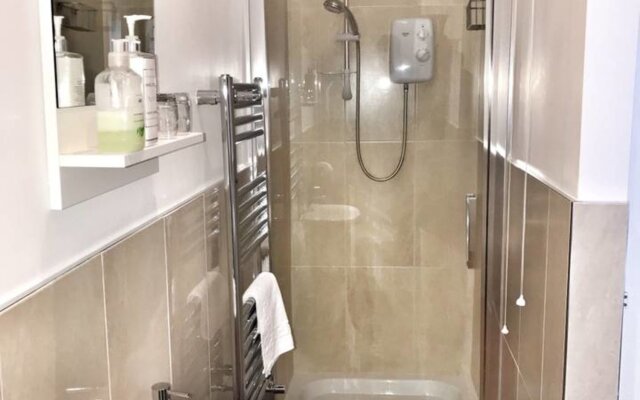 Elagh View B&B Twin En-Suite Room