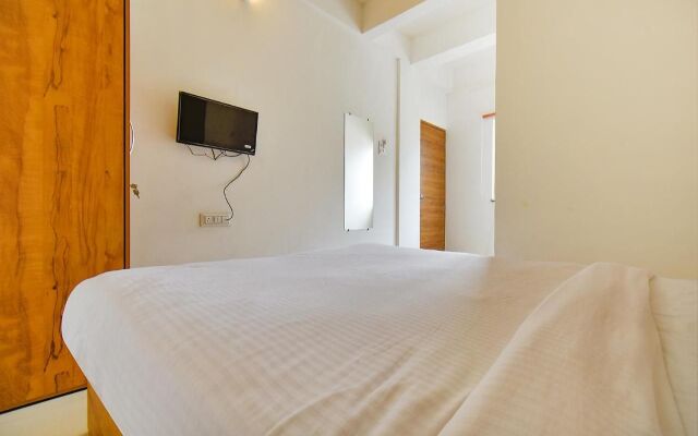 FabHotel Tiru Residency
