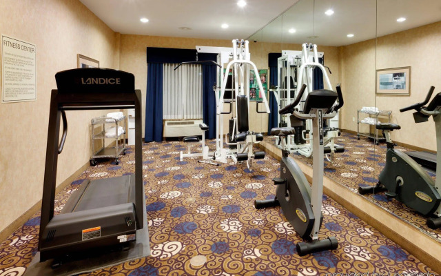 Holiday Inn Express Tower Center by IHG