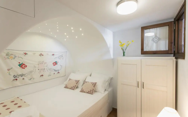 Traditional Inn Pirethron