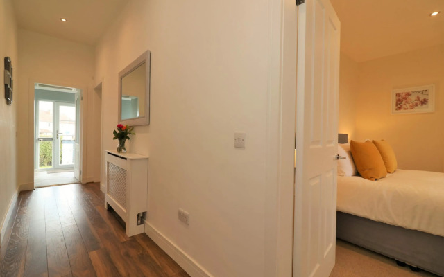 Railway Cottage - Maryhill