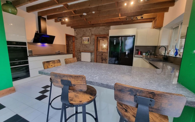 Cringoed House