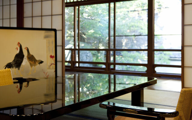 Nishimuraya Honkan Guest House