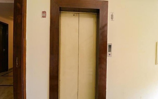 Fabhotel Imperial Inn