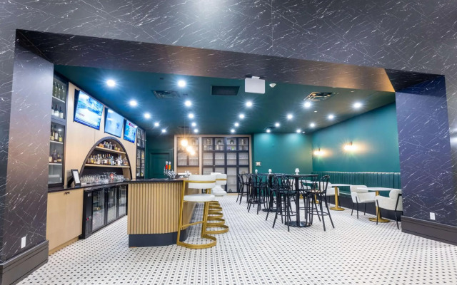 DoubleTree by Hilton Calgary North