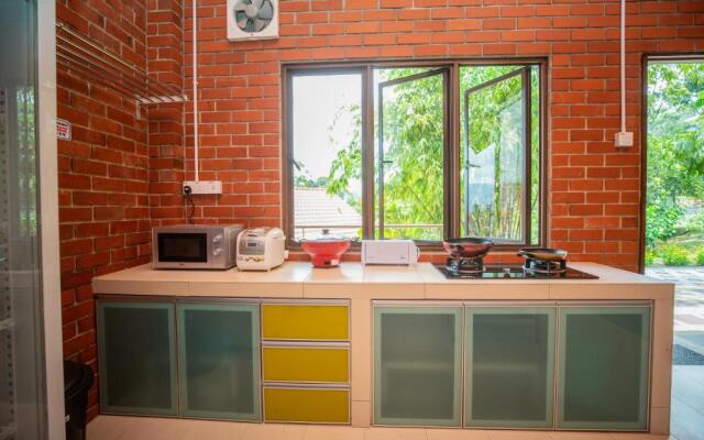 Red House the Garden Stay in Bukit Tinggi by PLAY