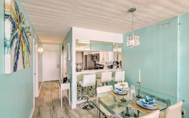 Galveston Oceanfront Condo w/ Balcony + View!