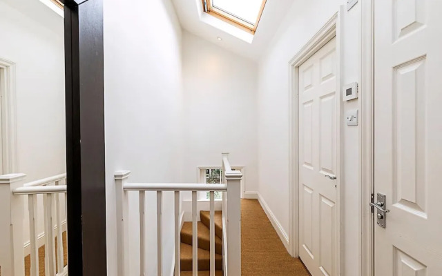 Beautiful Modern 4BR House in Central London