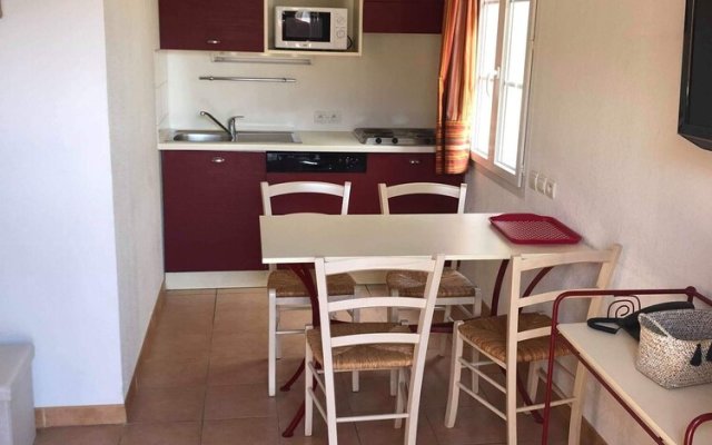 House With one Bedroom in Gallargues-le-montueux, With Pool Access, Furnished Terrace and Wifi - 20 km From the Beach