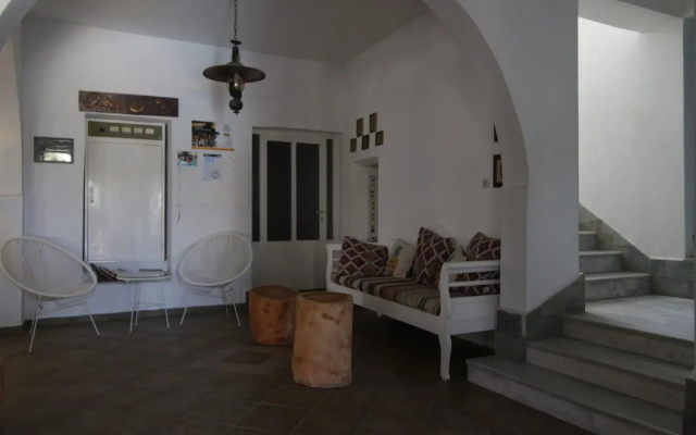 Armadoros Hotel Ios Backpackers