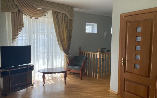 Дом на Овражной 8