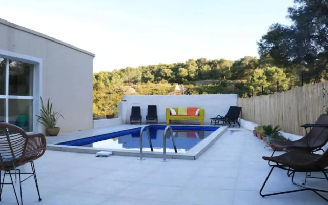 House Leta Cozy Hideaway With Pool