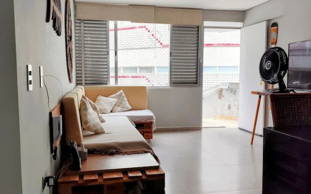 Pé na areia do Guarujá - Praia do Tombo (F)