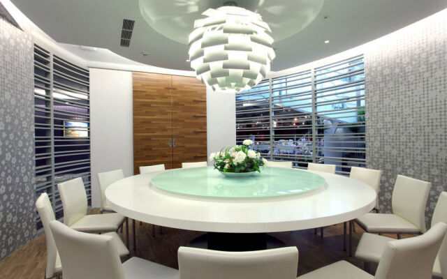 Day Plus Boutique Hotel