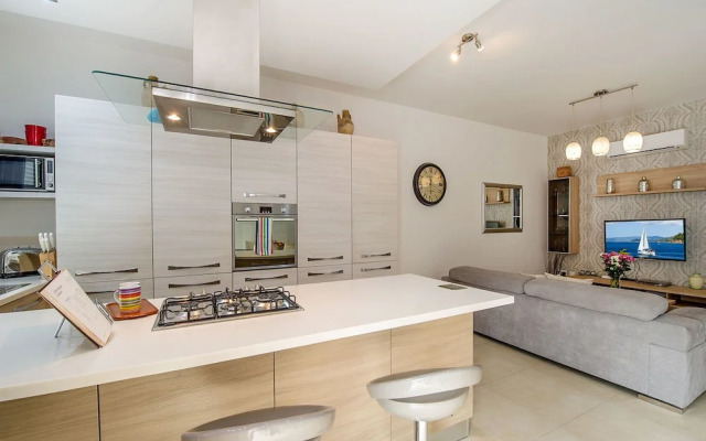 The Hillock North A1