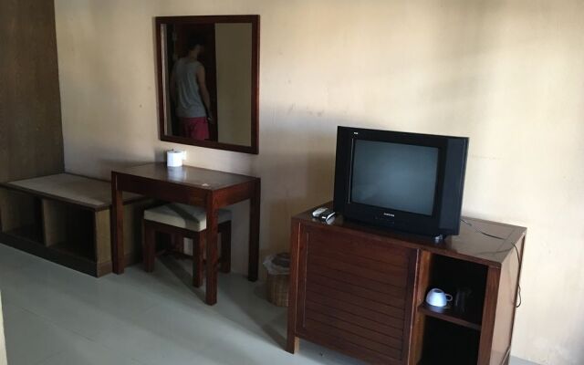 Drop In Club Resort & Spa