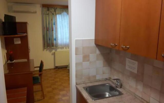 Apartment Sobe Ravbar