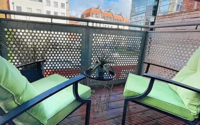 Flat 4 Pembroke Court