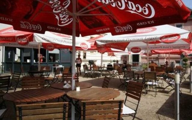 Atrium Hotel-Restaurant