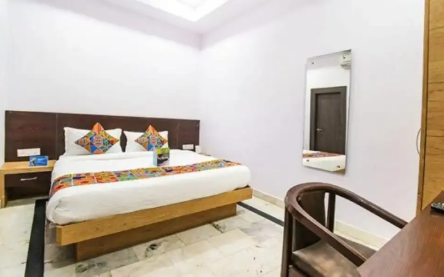 Fabhotel Golden Leaf