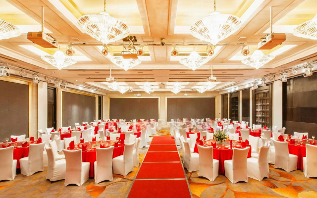 SSAW Pagoda Hotel Shanghai Baixia 