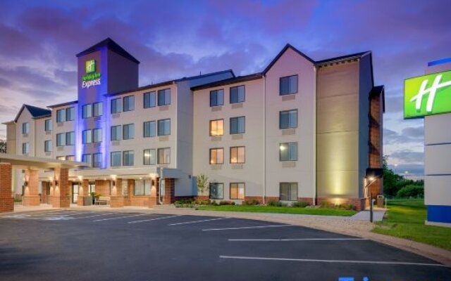 Holiday Inn Express & Suites Coon Rapids - Blaine Area