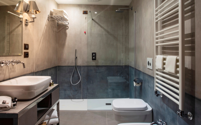 Aqua Apartments