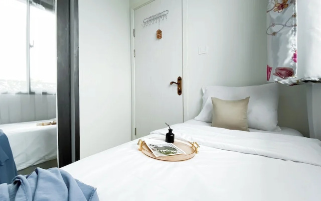 Stunning 2Br Apartment At Daan Mogot City