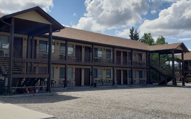 Fan Mountain Inn