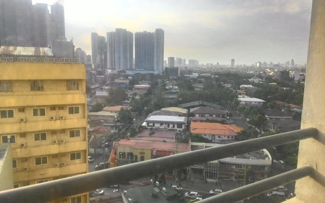 OYO 769 Poblacion Suites Polaris