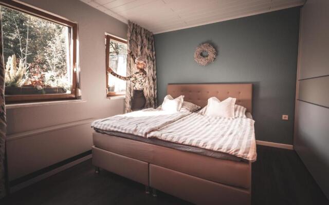 Wohlfühlhaus mit großem Garten in traumhafter Natur am Stadtrand