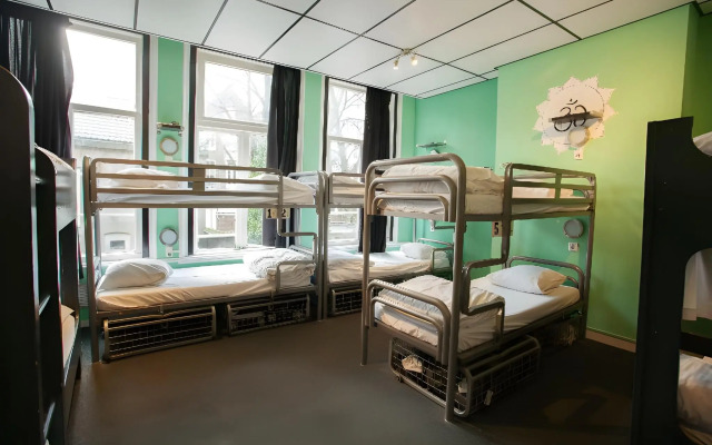 The Flying Pig Uptown Hostel